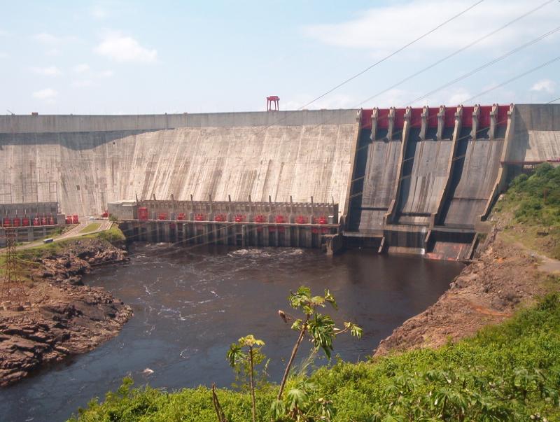 El embalse del Guri, el más grande de toda Venezuela, donde se encuentra la central hidroeléctrica Simón Bolívar. Fotografía: Cirofono.