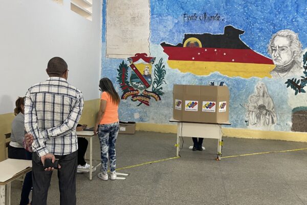 Votantes en el Liceo Andrés Bello de Caracas el 28 de julio de 2024, fecha de las elecciones presidenciales.