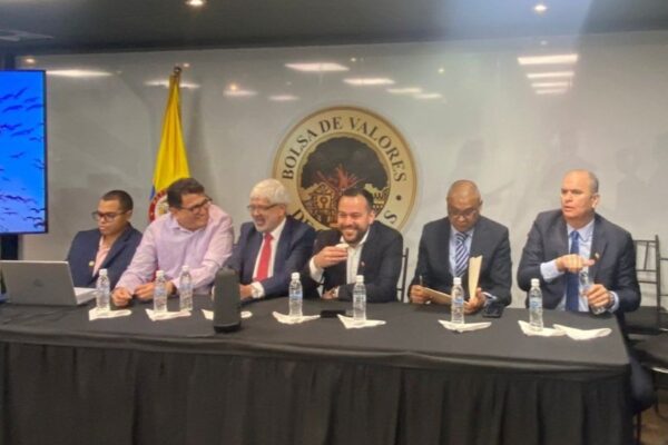 Colombia intensifica gestiones para adquirir Monómeros con visita de ministro a Caracas