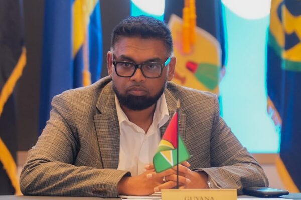 Elecciones en Guyana: Candidaturas, intereses petroleros, alianzas militares y el conflicto por el Esequibo