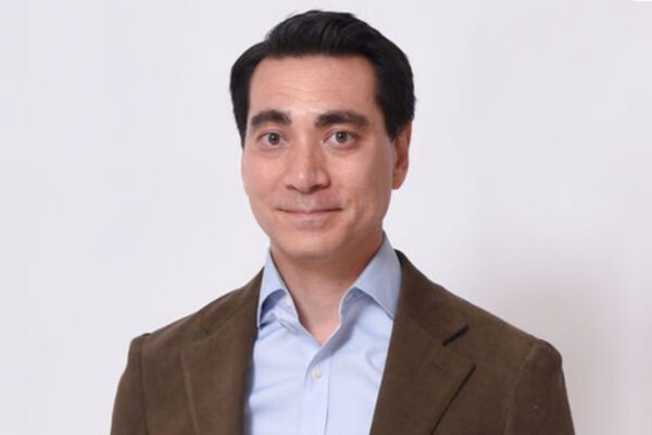 Michael Paarlberg, exasesor de Sanders: “Para convencer a alguien de que renuncie al poder, hay que ofrecerle algo más atractivo que una celda de prisión”