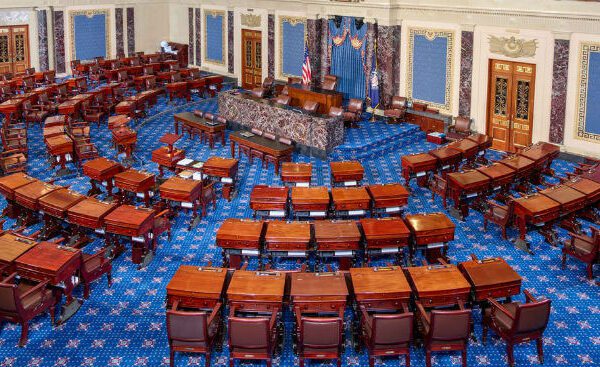 Senadores de EE. UU. desafían a Trump por posible acción militar en Venezuela mientras crece la tensión con Caracas y Pekín